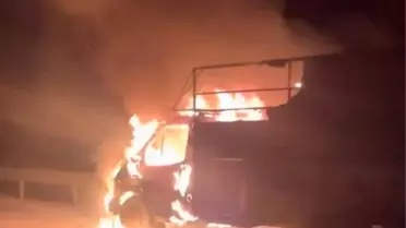 Tokat-Niksar karayolu Almus Kavşağı'nda kamyonet alev aldı
