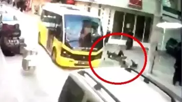 Bursa'da Bisiklete Minibüs Çarptı: 1 Ölü, 1 Ağır Yaralı