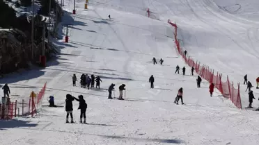 Erzincan'da Kayak Bilmeyen Kalmasın Projesi ile Öğrenciler Kayakla Tanıştı
