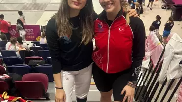 Milli eskrimciler Nisanur Erbil ve Deniz Selin Ünlüdağ, Peru'daki Kılıç Dünya Kupası'nda ana tabloya kaldı
