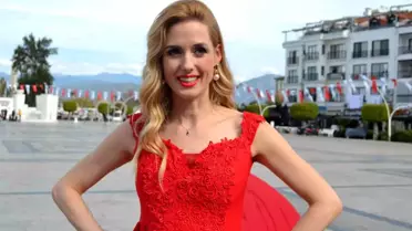 Manken Wilma Elles, giydiği gelinlikle depremzede çocuklara destek oldu