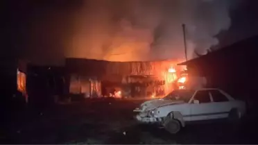 Hatay'da Hurda Deposunda Yangın