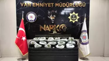 Van'da 19 kilo esrar ve 3 kilo afyon sakızı ele geçirildi