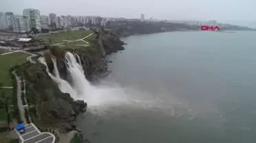 Antalya'da Yaşanan Sağanak Sonrası Düden Şelalesi'nin Rengi Değişti