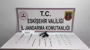 Afyonkarahisar'dan Eskişehir'e Tarihi Eser ve Ruhsatsız Tabanca Operasyonu