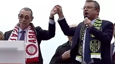 CHP lideri Özel, Erdal Beşikçioğlu'nu canlandırdığı karakterlerle tanıttı