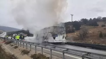 Çorum'da Yolcu Otobüsü Kamyonla Çarpıştı: 2 Ölü, 5 Yaralı