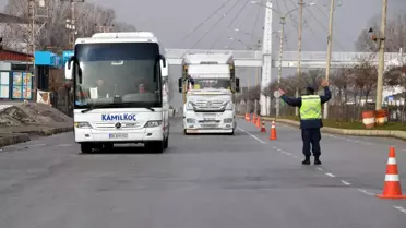 Muş'ta Jandarma Ekipleri Toplu Ulaşım Araçlarında Denetim Yapıyor