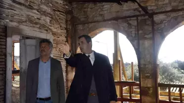 Didim Kaymakamı Apollon Tapınağı'nın yanındaki tarihi binanın restorasyonunu inceledi