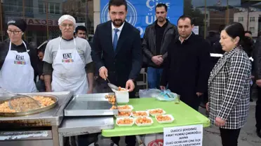 Ege Üniversitesi'nde Saldırıya Uğrayan Öğrenci İçin Lokma Hayrı Düzenlendi