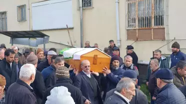 Bartın'da Aynı Günde Hayatını Kaybeden Anne ve Oğlu Yan Yana Toprağa Verildi