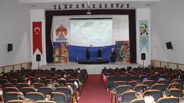 Havza'da öğrencilerle buluşan Hz. Süleyman'ın Mucizeleri tiyatro oyunu