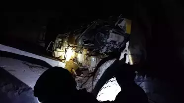 Burdur'da kamyon uçuruma devrildi, sürücü ağır yaralandı
