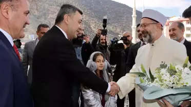 Diyanet İşleri Başkanı Ali Erbaş, Türkiye'nin dört bir yanında diyanet hizmetlerini artırmak için programlar yapıyor