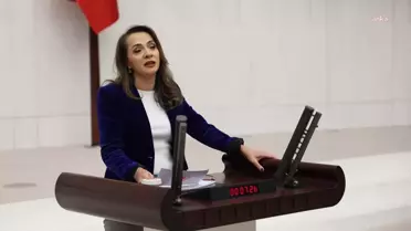 Depremzedelere yapılan yardımlar depolarda çürüyor