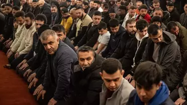 İstanbul'da Berat Kandili dolayısıyla camilerde program düzenlendi