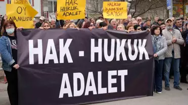 Edirne'de CHP İçinde Yapılan Ön Seçim Sonrası Adaylıktan Çekilen Şükrü Ciravoğlu'nun Sevenleri Eylem Yaptı