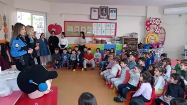 Adana'da Polis Ekipleri Anaokulu Öğrencilerine Meslek Tanıtımı Yaptı