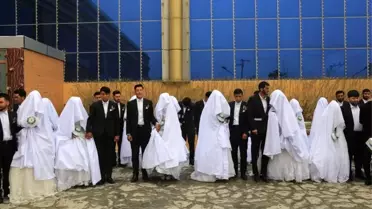 Afganistan'da düşük gelirli çiftler için toplu nikah töreni düzenlendi