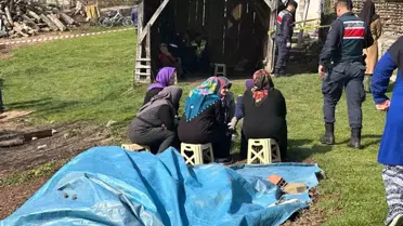Boşanma aşamasındaki adam eşini vurup intihar etti