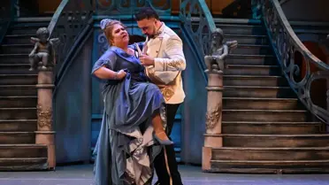 Franz Lehar'ın 'Şen Dul' Opereti İzmir'de Prömiyerini Gerçekleştirdi