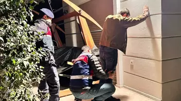 İzmir merkezli 9 ilde terör örgütlerine yönelik operasyonda 21 şüpheli gözaltına alındı