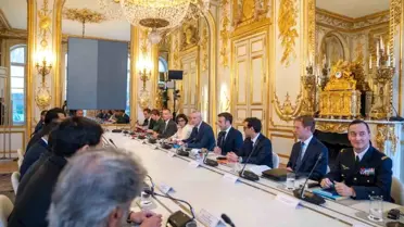 Fransa Cumhurbaşkanı Macron ve Katar Emiri Al Thani, Fransa'da bir araya geldi
