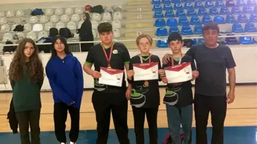 Muğla Toparlar Ortaokulu Floor Curling Yıldız Erkeklerde Grup Birincisi