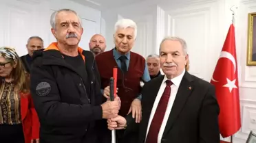 İlkadım Belediye Başkanı, Altı Nokta Körler Derneğine Beyaz Baston Hediye Etti