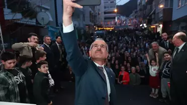 Ulaştırma ve Altyapı Bakanı İzmir'in yeni çevre yolunu hızlandırmayı planlıyor