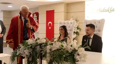 Efeler Belediye Başkanı Mehmet Fatih Atay, 29 Şubat günü çiftin nikahını kıydı