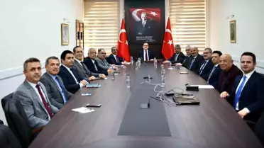 Muğla Valisi İdris Akbıyık, kamu yatırımları ve projeleri hakkında toplantı düzenledi