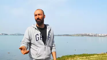 Ayvalık'ta 10 Kilogramlık Uçan Kalamar Yakalandı