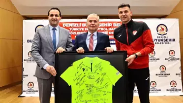 Denizli Büyükşehir Belediyesi Futbol Hakemlerine Destek Verdi