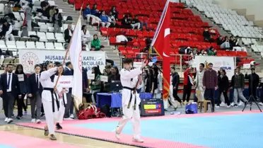 Erzincan'da düzenlenen Tekvando Okul Sporları Gençler Grup Müsabakaları başladı