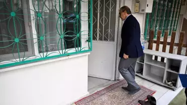 Kocaeli Valisi Seddar Yavuz, Gebze'de 11 aileyi evinde ziyaret etti