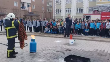 Sivas'ın Ulaş ilçesinde okullarda deprem ve yangın tatbikatı gerçekleştirildi