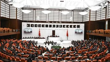 TBMM'de 8. Yargı Paketi'nde yer alan emekli bayram ikramiyesi 3 bin liraya çıkarıldı