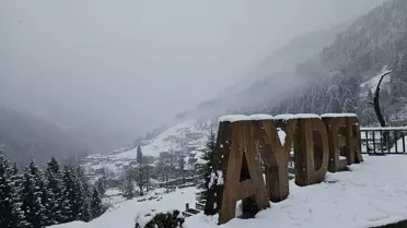 Rize'nin yaylalarında kar yağışı etkili oldu