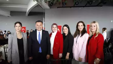 Alanya Belediye Başkanı Kadınları Kutladı
