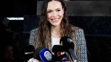 Eda Erdem heykelini yere göğe sığdıramazken sosyal medyada alay konusu oldu