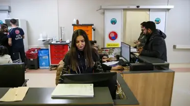 Van'da kadın sağlık çalışanları, 8 Mart Dünya Kadınlar Günü'nü görev başında geçiriyor