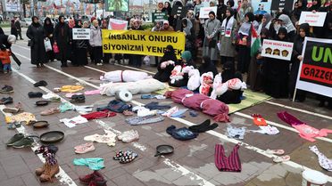 Sakarya'da Kadınlar İsrail'in Gazze'ye Yönelik Saldırılarını Kınadı