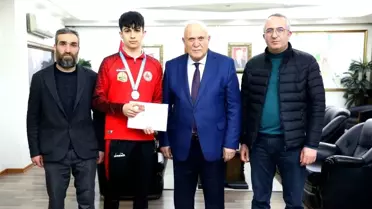Bayburt Belediyesi Tuğra Boks Spor Kulübü Sporcusu Türkiye İkincisi Oldu