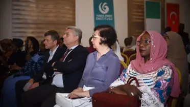 Nijerya'da düzenlenen programda kadınların hikayesi anlatıldı