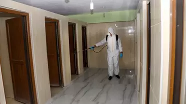 Van Büyükşehir Belediyesi Ramazan Öncesi Camilere Temizlik Çalışması Yaptı