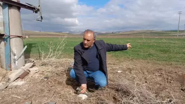 Afyonkarahisar'da çiftçilerin sulama kuyularından elektrik panosu ve kablolar çalındı