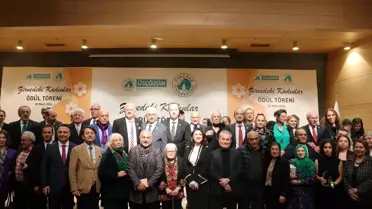 Üsküdar Üniversitesi'nde Zirvedeki Kadınlar Ödül Töreni Gerçekleştirildi