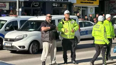 Sivas'ta yan baktın kavgasında bir kişi bıçaklanarak yaralandı