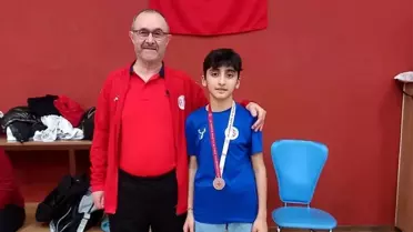 Antalyaspor Masa Tenisi Takımı İstiklal Marşı'nın kabulünün yıl dönümü turnuvasında 11 madalya kazandı